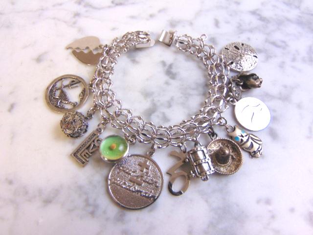 Womens Vintage Estate Sterling Silver Charm Bracelet (1 of 4)