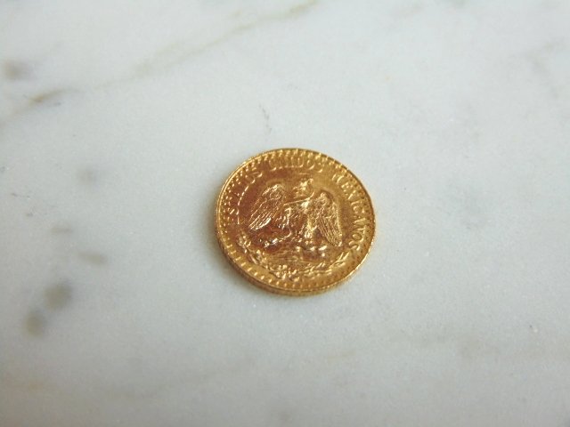 Antique Estate Find 1945 Mexican Two Pesos Gold Coin: A fabulous 1945 Mexican dos pesos gold coin. Coin appears to be in very good condition, however we are not coin experts when it comes to proper grading. Pics should be clear enough to see any kind of 