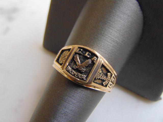 Vintage Estate 10k Gold C.C.A Contador Ring: A VINTAGE ESTATE 10K YELLOW GOLD RING. THE RING IS A SIZE 9.5 AND WEIGHS 5.0g. NOT SURE BUT IT LOOKS AS THOUGH IT MAY BE A CLASS RING OF SOME SORT, MAYBE SOME SORT OF FRATERNAL RING. NOT QUITE SURE. T