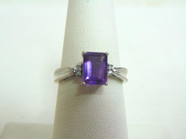 Womens Vintage state 10K Gold Amethyst Ring (1 of 6)