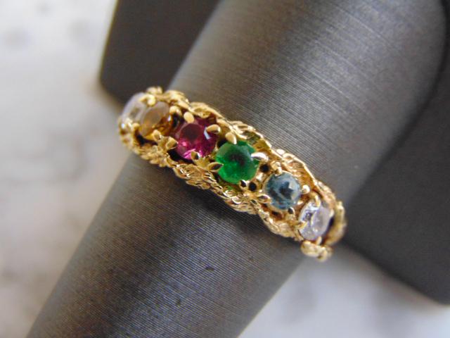 Womens Vintage 14K Yellow Gold Rainbow Tiara Ring: A WOMEN'S VINTAGE 14K YELLOW GOLD RING WITH 6 "RAINBOW COLORED" SMALL ROUND STONES. THE RING IS A SIZE 9.5, AND WEIGHS 3.4g. THIS IS A BEAUTIFUL GIFT FOR THAT SOMEONE SPECIAL. ANY OTHER QUESTIONS, PLE