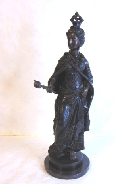 DECORATIVE BRONZE STATUE OF QUEEN VICTORIA (1 of 7)