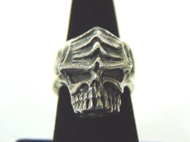 Heavy Vintage Estate Sterling Silver Gothic Skull Ring (1 of 5)