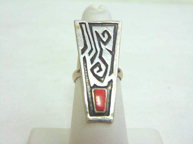 Vintage Sterling Silver Ring w/ Native American Design (1 of 4)
