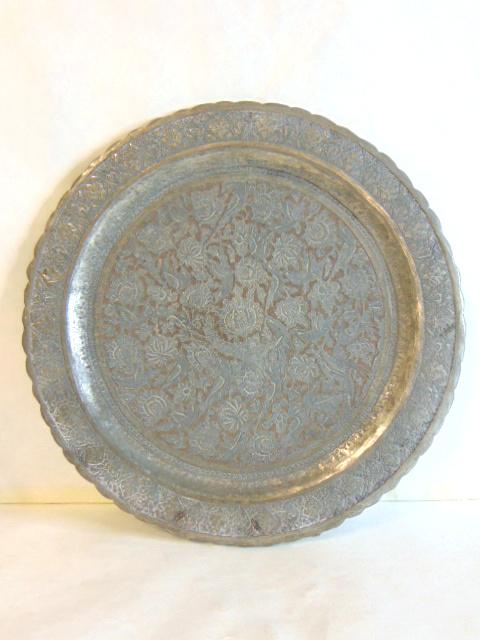 VINTAGE ANTIQUE PERSIAN COPPER CHARGER TRAY (1 of 5)