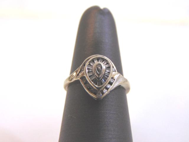 Womens Vintage Estate 10K White Gold Diamond Ring 2.3g (1 of 5)