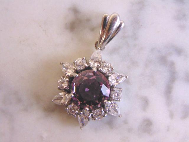 Womens Vintage Estate Sterling Silver Flower Pendant (1 of 2)