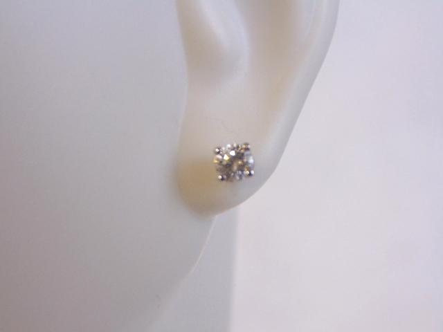 Pr of 14K White Gold Diamond Stud Earrings (1 of 2)