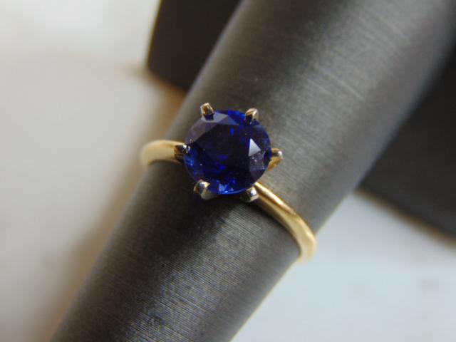 Vintage 14K Yellow Gold Ring w/ Sapphire Colored Stone (1 of 5)