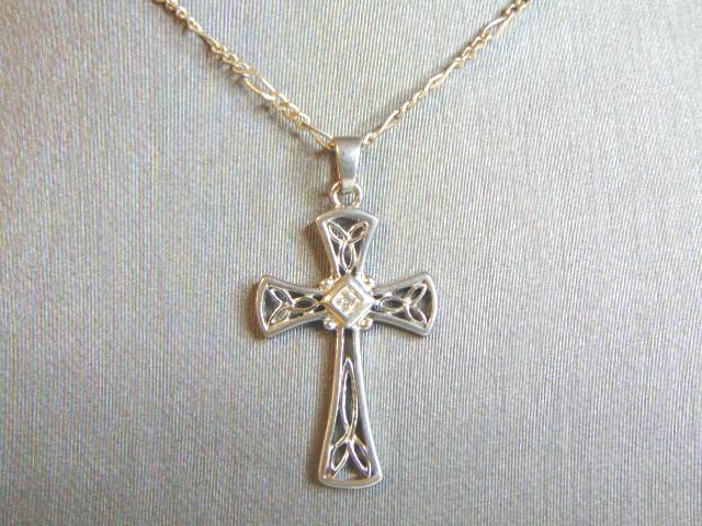 Womens Sterling Silver Necklace w/ Cross Pendant (1 of 3)