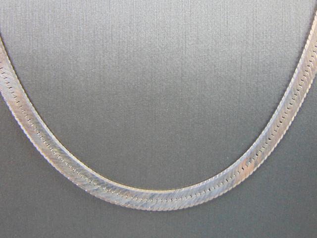 Vintage Sterling Silver Italian Herringbone Necklace (1 of 4)