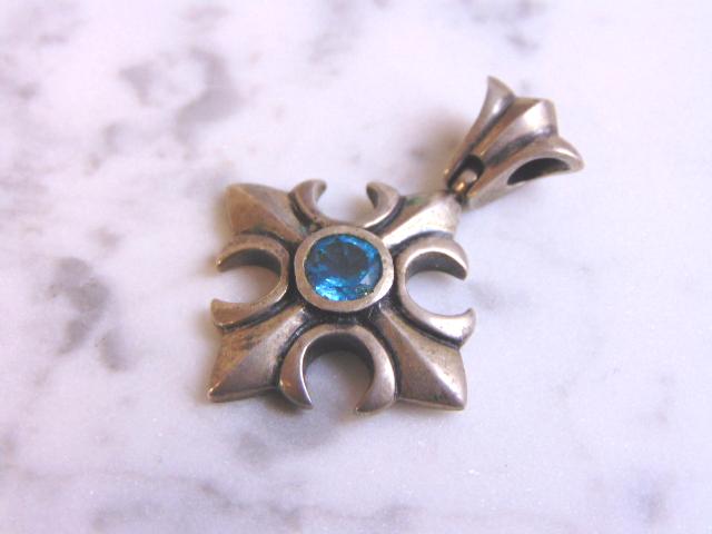 Womens Vintage Estate Sterling Silver Topaz Pendant (1 of 2)