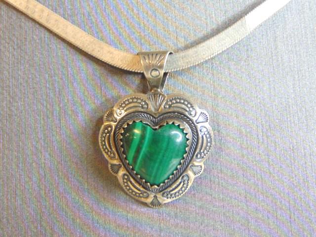 Womens Vintage Heart Malachite Pendant W/ Necklace (1 of 3)