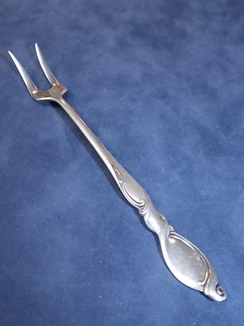 VINTAGE WALLACE STERLING SILVER SHORT HANDLE FORK (1 of 3)