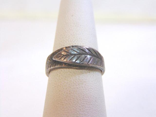 Womens Vintage Estate Sterling Silver Leaf Design Ring (1 of 5)