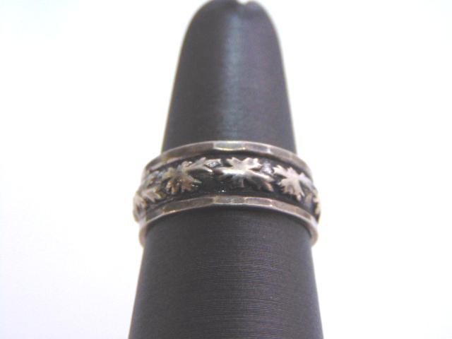 Vintage Estate .925 Sterling Silver "Leaf" Design Ring (1 of 2)