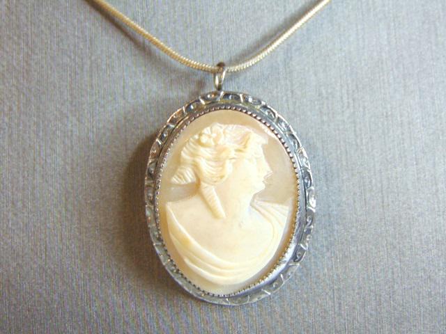 Womens Sterling Silver Cameo Pendant & Necklace (1 of 3)