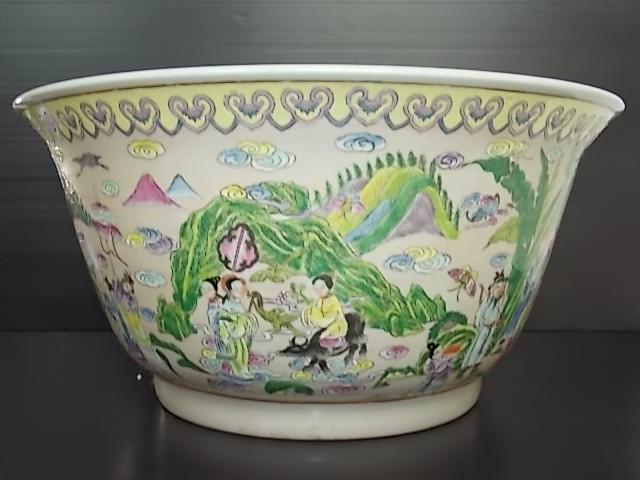 HUGE HAND PAINTED CHINESE PORCELAIN PUNCH BOWL (1 of 6)