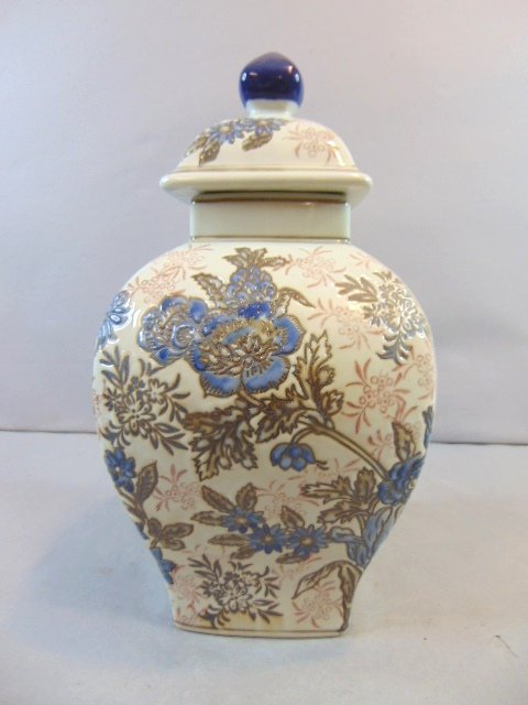 Decorative Chinese Porcelain Floral Temple Jar Urn Vase (1 of 6)