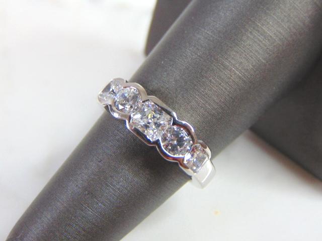 Womens Sterling Silver .925 Ring w/ CZ Stones 4.8g (1 of 4)