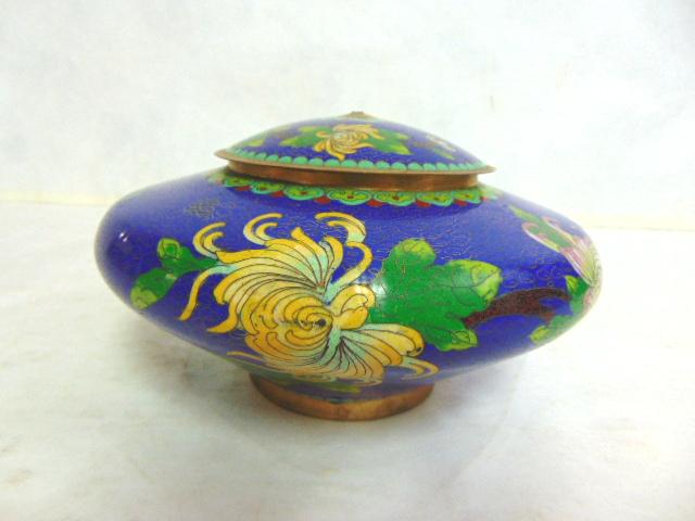VINTAGE ANTIQUE CHINESE CLOISONNE URN JAR (1 of 6)