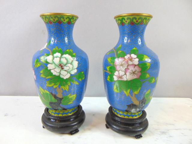 INCREDIBLE PR VINTAGE CHINESE CLOISONNE VASES (1 of 4)