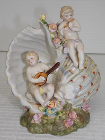 HAND PAINTED FLORAL PORCELAIN SHELL W/ CHERUBS (1 of 7)