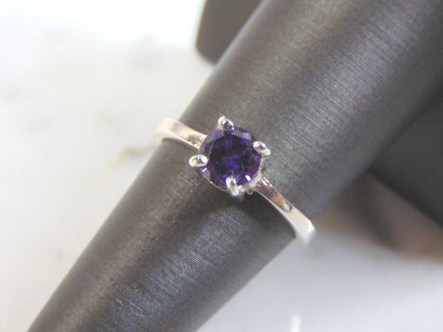 Womens Vintage Estate Sterling Silver Amethyst Ring (1 of 3)