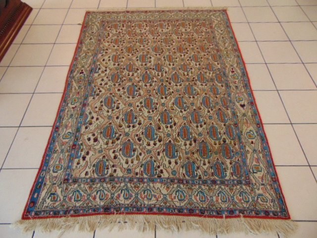 Vintage Estate Semi-Antique Handmade Qum Rug: A BEAUTIFUL SEMI ANTIQUE HANDMADE HAND KNOTTED QUM RUG THAT MEASURES 4' 7" BY 6' 9" . RUG IS MADE FROM 100% WOOL. CONDITION IS GOOD. SHIPPING AND HANDLING IS $60 WITHIN THE CONTINENTAL U.S., ALL OUR S