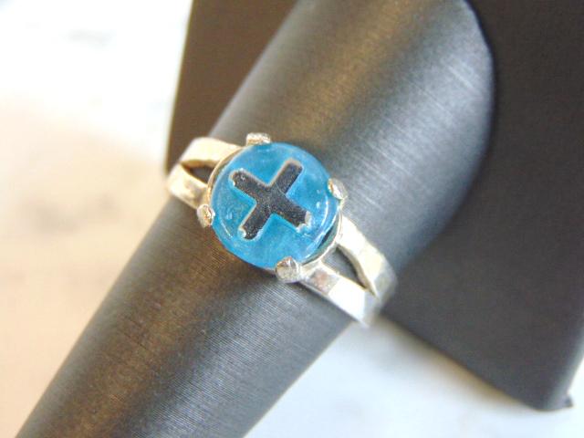 Womens Vintage Sterling Silver Religious Cross Ring (1 of 4)