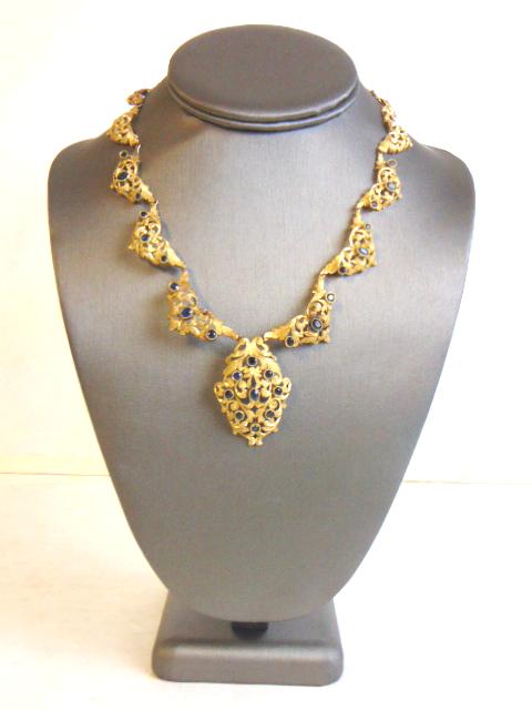 Elegant Womens Vintage Estate 18k Gold Sapphire Necklac (1 of 5)