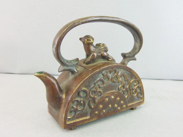 VINTAGE ANTIQUE CHINESE BRONZE FOO DOG TEA POT (1 of 7)