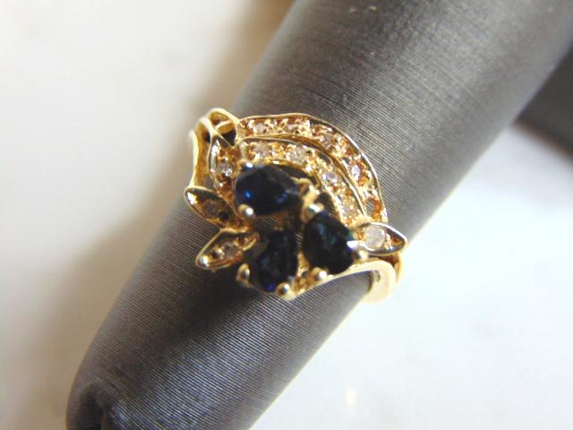 Womens 14K Yellow Gold Ring w/ Blue Sapphire & Diamonds (1 of 4)