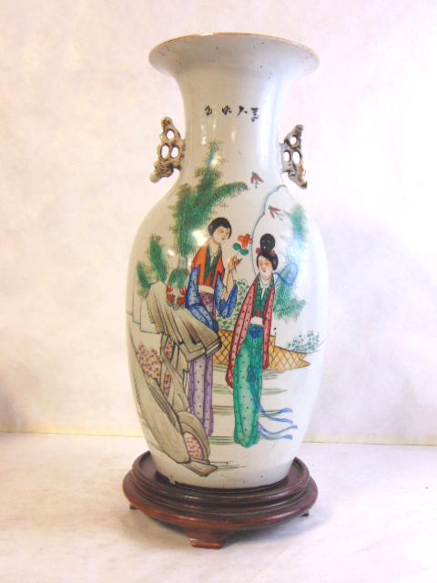 VINTAGE ANTIQUE HAND PAINTED CHINESE VASE (1 of 8)