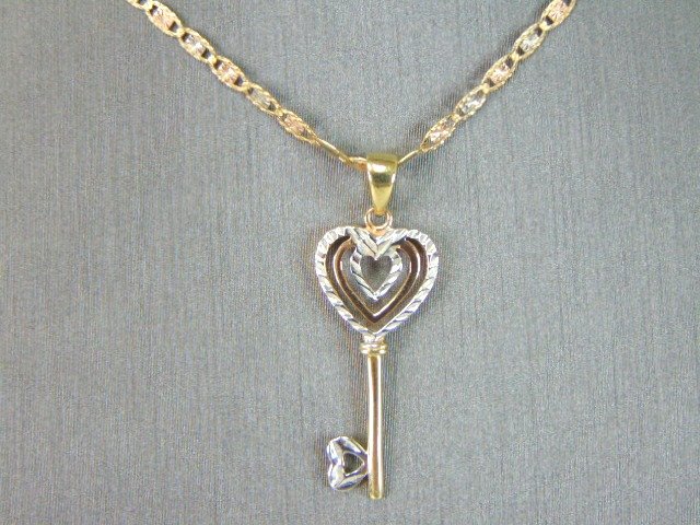 Womens Vintage Estate 14K Yellow Gold Key Pendant Necklace (1 of 4)