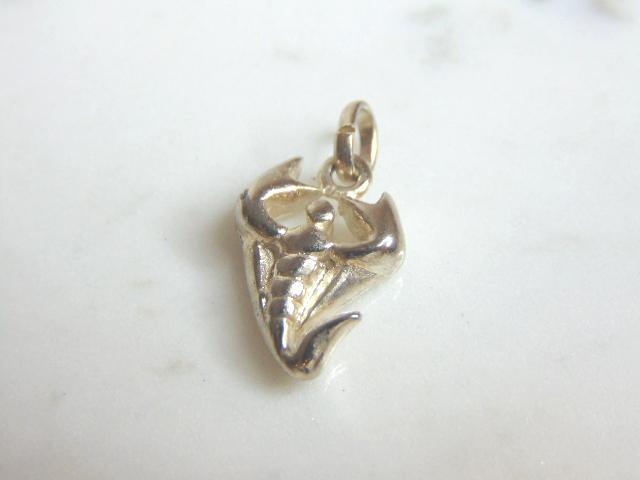 Womens Vintage Estate Sterling Silver Scorpion Pendant (1 of 2)