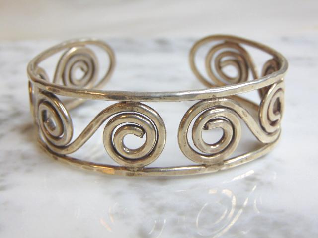 Womens Vintage Estate Sterling Silver Cuff Bracelet (1 of 2)