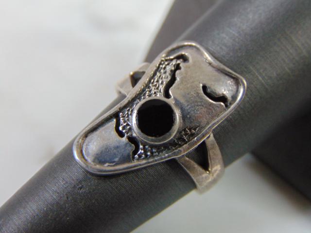 Sterling Silver Modern Abstract Onyx ? Ring (1 of 5)