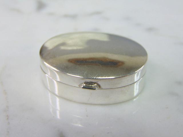 Vintage Estate Sterling Silver Pill Box (1 of 4)
