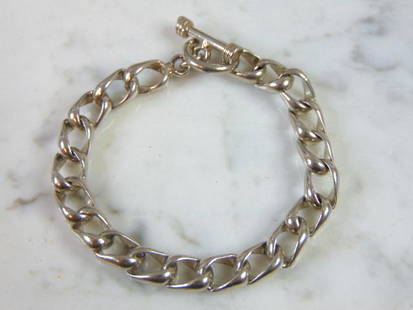 Womens Vintage Estate Sterling Silver Bracelet: FOR SALE IS A LOVELY VINTAGE ESTATE .925 STERLING SILVER BRACELET THAT MEASURES 7 3/4" LONG BY 3/8" WIDE AND WEIGHS 28.6g. THIS WOULD MAKE A LOVELY GIFT FOR THAT SOMEONE SPECIAL. ANY QUESTIONS,