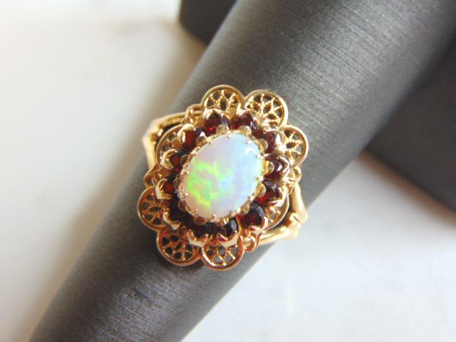 Womens Vintage Estate 10K Yellow Gold Opal Ring (1 of 4)