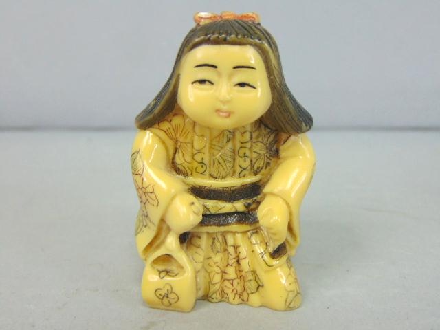 Vintage Hand Carved Japanese Netsuke Woman (1 of 3)