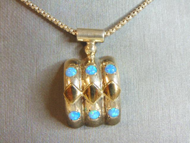Womens Vintage Estate Opal Pendant W/ Necklace (1 of 3)