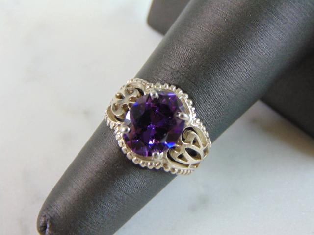 Womens Vintage Estate Sterling Silver Amethyst Ring (1 of 5)