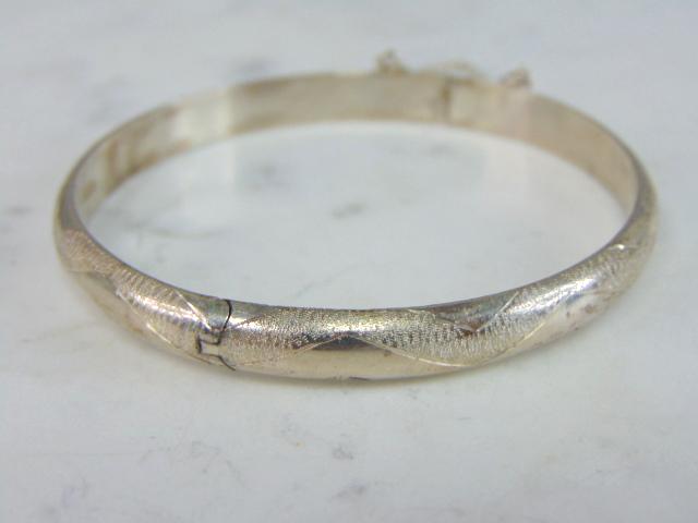 Womens Vintage Estate Sterling Silver Bangle Bracelet (1 of 4)