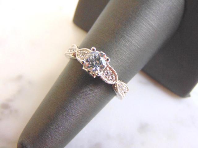 Womens Vintage Estate Sterling Silver CZ Stones Ring (1 of 6)