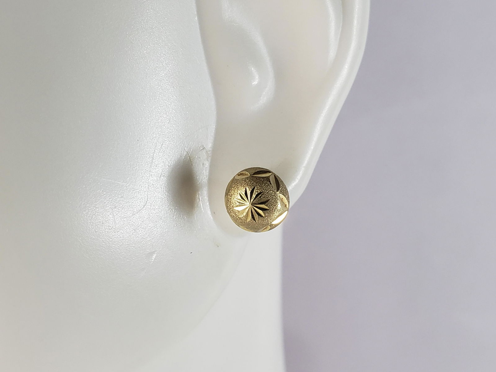 Womens Vintage Estate 14K Yellow Gold Stud Earrings (1 of 3)