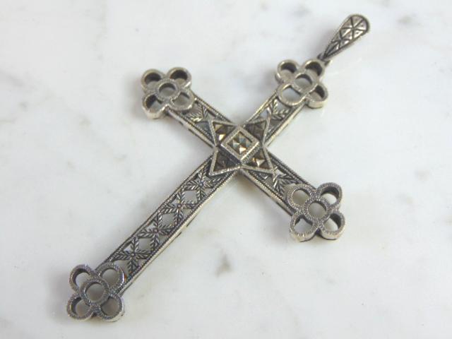 Vintage Estate Sterling Silver Religious Cross Pendant (1 of 2)