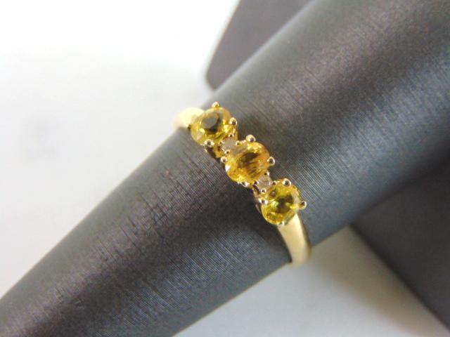Womens Vintage Estate 10K Yellow Gold Diamond & Golden Beryl Ring (1 of 5)