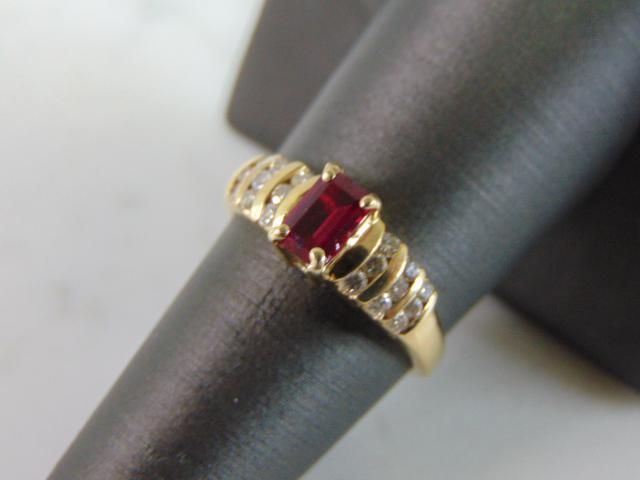 Womens Vintage Estate 14k Yellow Gold Ruby & Diamond Ring (1 of 5)